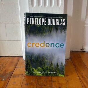 2/$15 🌸 Credence by Penelope Douglas